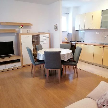 Guest House Lucija Makarska Bagian luar foto