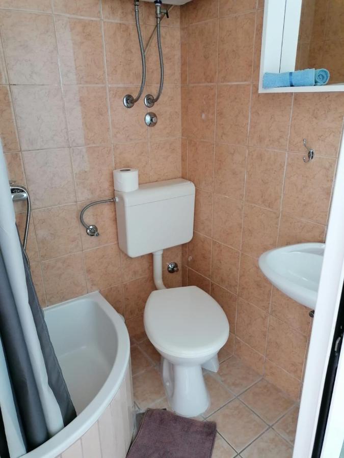 Guest House Lucija Makarska Bagian luar foto