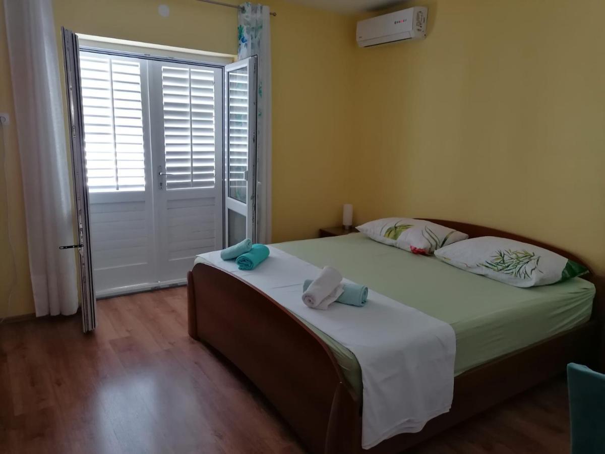 Guest House Lucija Makarska Bagian luar foto