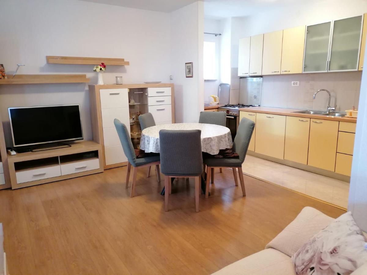 Guest House Lucija Makarska Bagian luar foto