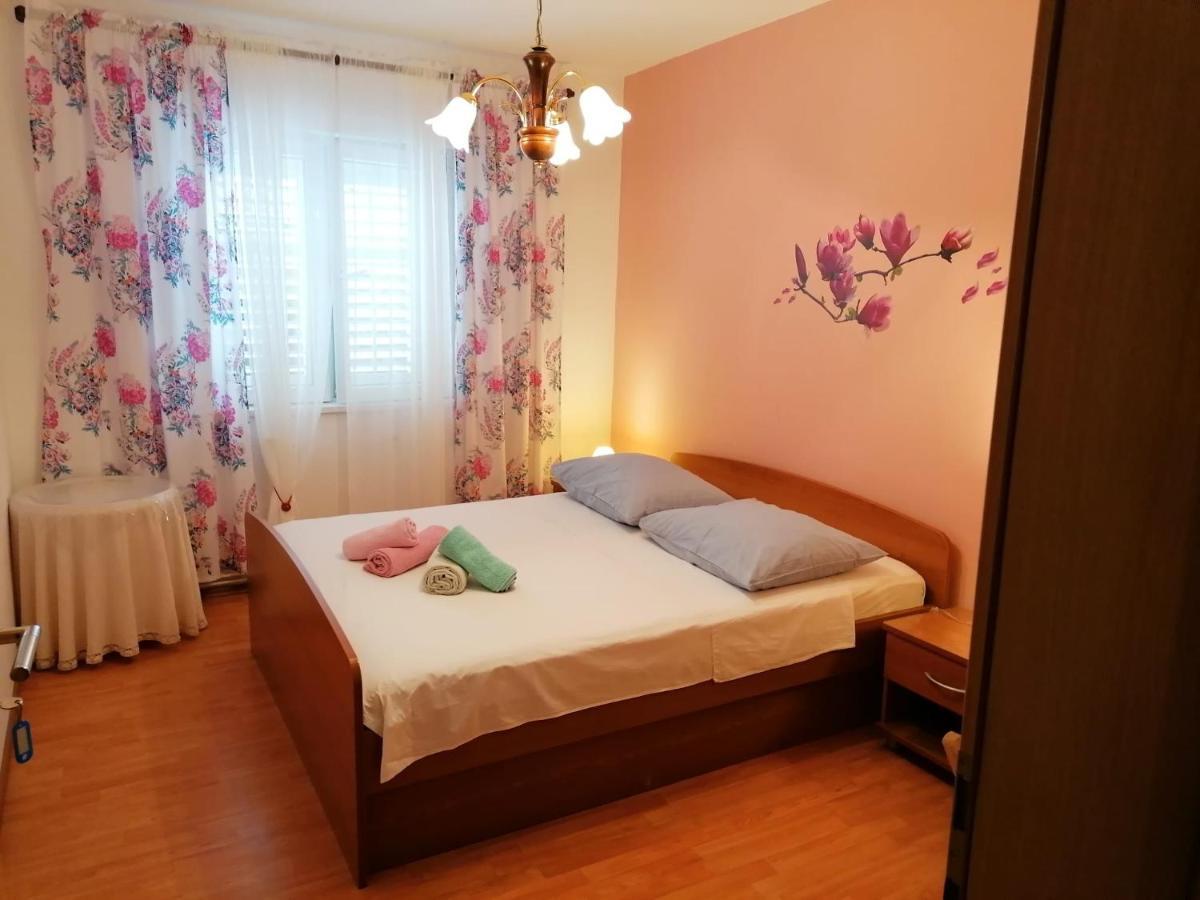 Guest House Lucija Makarska Bagian luar foto